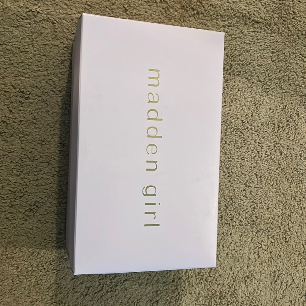 Madden Girl—-never worn!